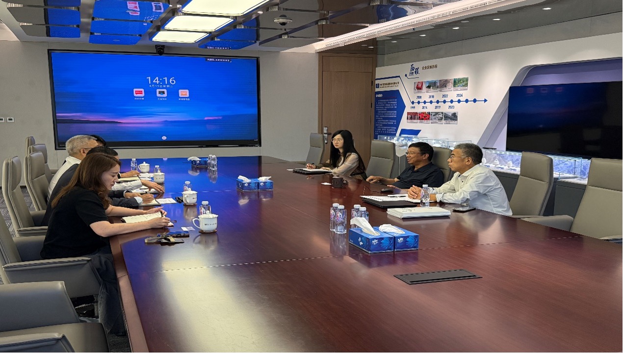 中非发展基金副总裁余焯锐一行到访今年会总部